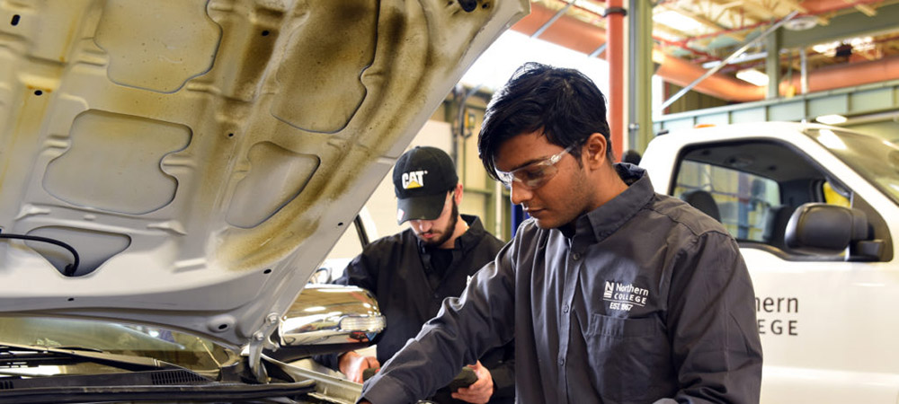 International student studying Mechanical Engineering Technician